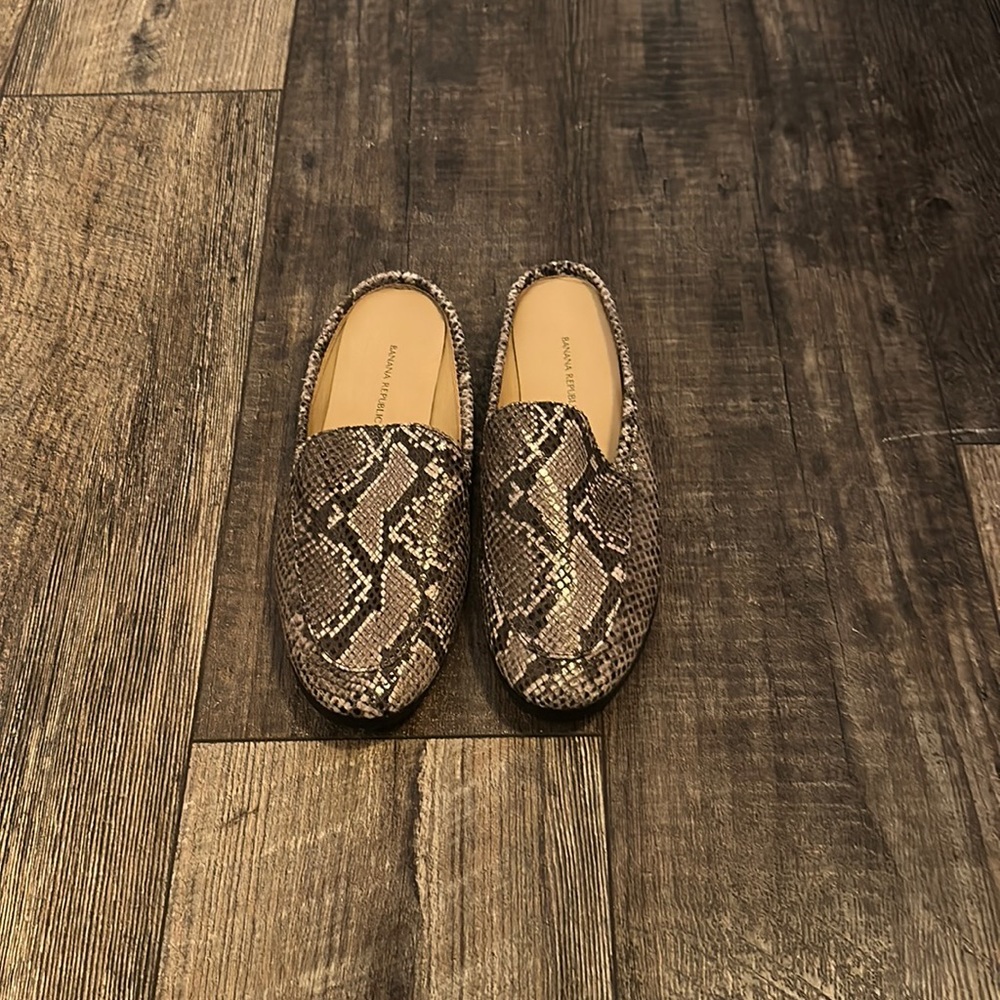 Banana Republic Leather Mules